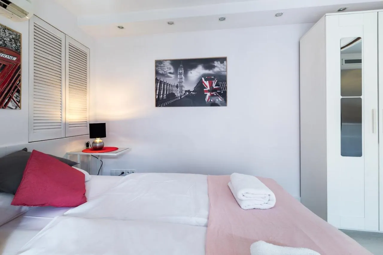 Wawel Cracow Old City Apartments - Friendhouse Apartments Краков