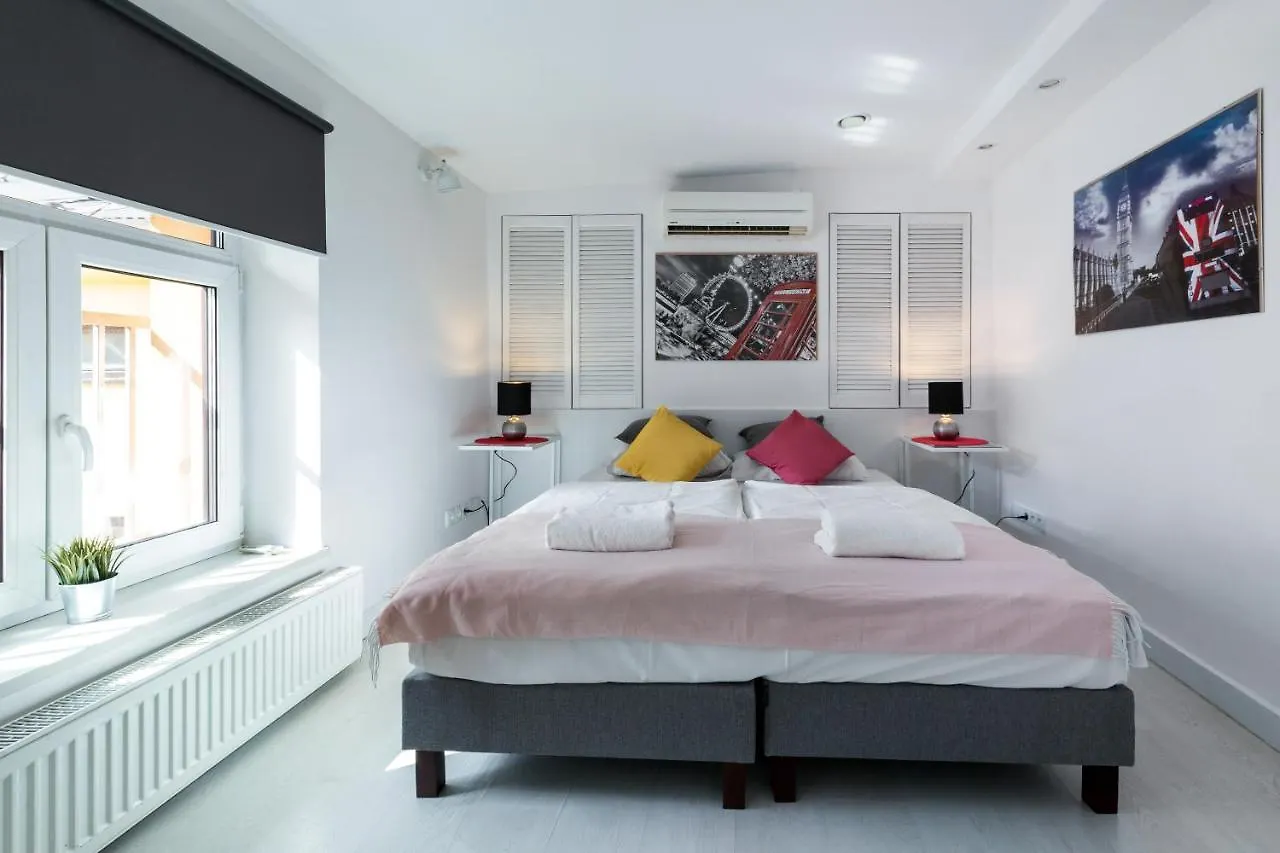 Wawel Cracow Old City Apartments - Friendhouse Apartments Краков Польша