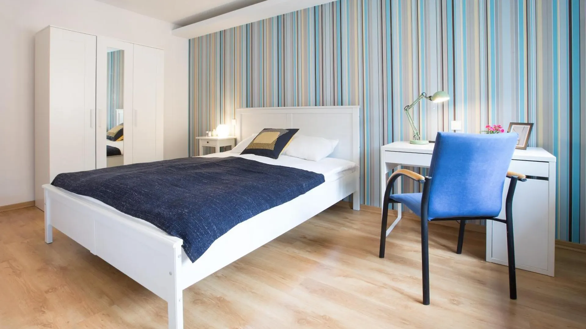 Wawel Cracow Old City Apartments - Friendhouse Apartments Краков 0*,  Польша