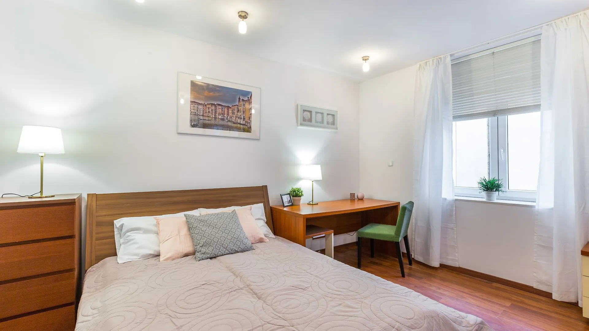 Wawel Cracow Old City Apartments - Friendhouse Apartments Краков